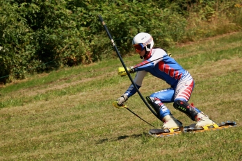Reportáž | Sportovní | Trávní lyžování